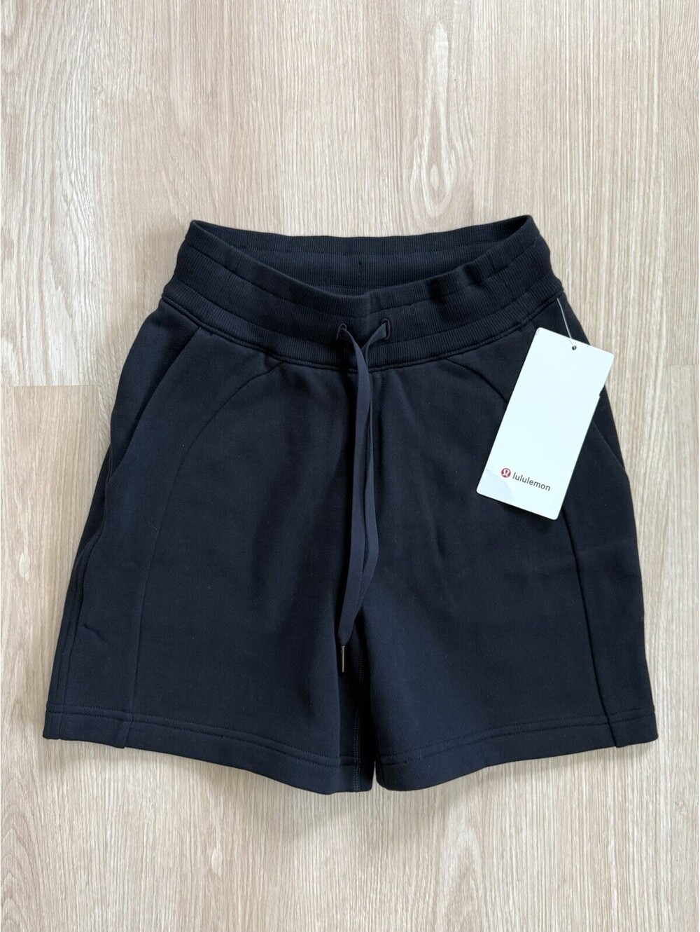 NWT Lululemon Scuba High-Rise Short 5" Classic Black Women's Size‎ 0 Lounge